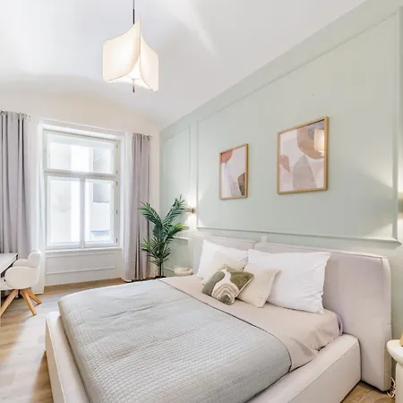 Rentero Wenceslas Square *